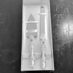 Wedding cake knife and serving